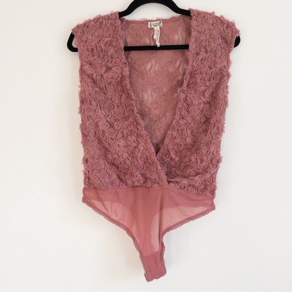 Intimately Free People 2 Haute 2 Handle Lace Floret Thong Bodysuit Lingerie Top - Picture 3 of 13